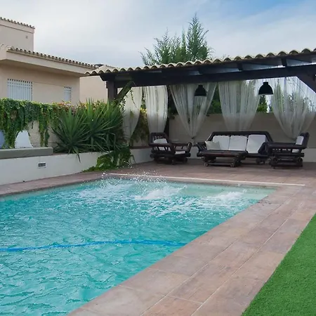 Villa Granada-otura -villa Hoyo 7-nieve -campo De Golf,playa Cercana Cargador Electrico Rapido